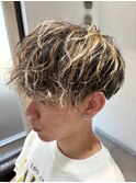 ツイストスパイラルパーマ×ホワイトメッシュ