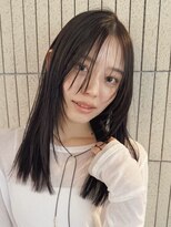 ローマージングウマエ(ROAMER jingumae)&nbsp;【ROAMER】顔まわりレイヤーのストレートセミロング