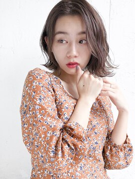 ルティア(Lutia) センターパートゆるふわウェーブ 大人可愛い！