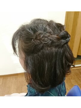 ヘアサロン スリーク(Hair Salon Sleek) ♪ボブでも可愛く簡単編み込みアレンジ♪