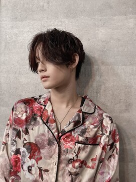 シン(syn) 前髪長めマッシュミニウルフ