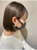 ベージュ×艶髪ボブ