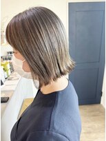 アーブル ヘアーアンドメイク(ARBRE) ブリーチシークレットハイライト切りっぱなしボブ