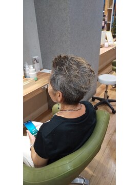 ブロッサム 東中野店 20代30代40代小顔ハンサムショート立体カラー