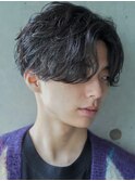 スーツ短髪ツーブロック束感モテる黒髪シークレットパーマ流行
