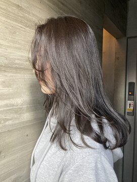 ソルトウォーター(SALT WATER) 地毛風グレージュカラー レイヤーカット