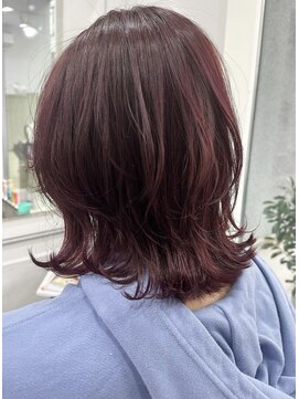 プラグ(Plug) ミディアムレイヤ―似合わせカットケアブリーチハイライトピンク