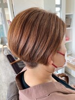 ファイン 三笠店(Fine)&nbsp;20代30代40代首元スッキリ前下がりハンサムショート