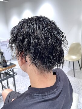 ゼストララ(ZEST Lara) 【YUICHI】縦落ちツイストパーマ【吉祥寺】