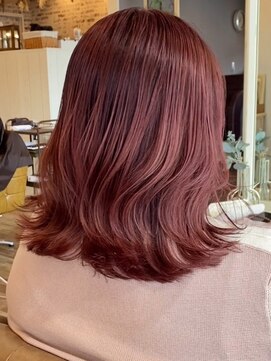 ミルティ(Myrtille) ミルティ☆ハイライト入り脱白髪染カラーの切りっぱなしボブ☆