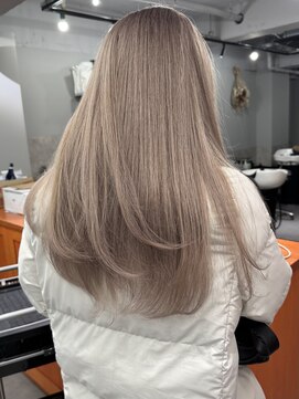 レブ 三条河原町(Reb,) ダブルカラー/ブリーチ/レイヤーカット/ホワイトベージュ