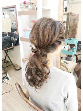 ロカット サロン(Roquat Salon) シンプルローポニーアレンジ【ヘアアレンジ 立川/立川南/立川】