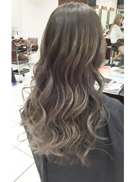 デイズ(days) アッシュブラウンベージュグラデーションカラーブリーチ 表参道