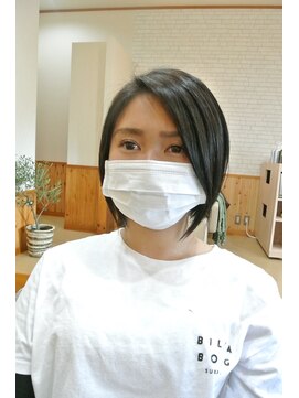 モフ(moff) グレージュ×前下がりボブ