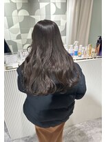 ラベスト キョウト(LOVEST)&nbsp;かたく見えすぎない明るさのグレージュ