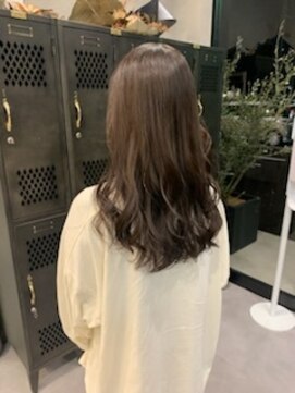 アチーブリス(achieve Liss) 暗髪ツヤ髪チョコレートブラウンカラー ゆるふわウェーブロング