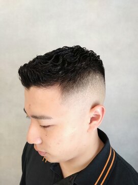 ソアー 新大阪(SOAR) 濡れパンアイロンパーマスキンフェードバズクロップ【新大阪】