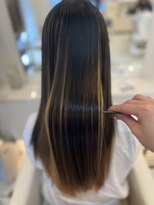 シャルム バイ アローズ 久留米店(CHARM BY AROSE)&nbsp;セクションカラーブルーブラックワンカール美シルエットロング