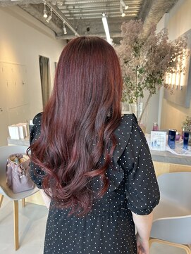 シダ(sida SAIIN) 【牧内】チェリーレッド/ロングヘア/20代30代