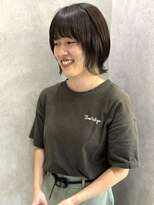 イリ(iri) 大人可愛い!顔まわりウルフレイヤースタイル