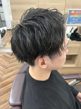 ヒカリ バイ イサミ 西川口(Hikari by ISAMI) 韓国マッシュスペインカールスパイキーショート〈理容室〉西川口