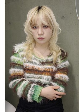 キャロルガーデンズ ボコカ 表参道(Carroll Gardens bococa) 抜きっぱなしブロンド、レイヤーカット