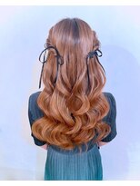 タクミ(Takumi)&nbsp;大きめカールのハーフツイン★