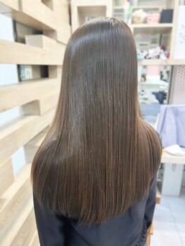 テテ(TETE)の写真/自然にまとまるナチュラルストレート♪しっかりクセを伸ばしながら髪質改善まで。何でもご相談ください◎