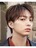 ナチュラルヘアシースルーラウンドマッシュフェザーショート