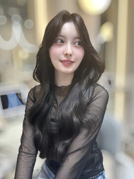 シーシンジュク 新宿南口(Sea shinjuku) ミディアム×暗めカラー[デザインカラー/フェイスフレーミング]