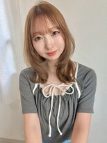 アンニュ(annuy)&nbsp;ベージュカラー 顔周りレイヤー 20代 デザインカラー 韓国ヘア