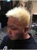 金髪ボウズ