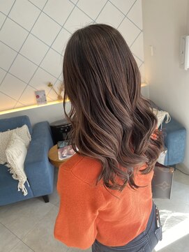 アンジュベイナハ (Ange Bay NAHA) バレイヤージュカラー