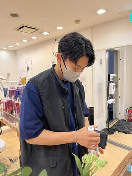 ガーデンヘアー(Garden hair) ニュアンスセンターパート