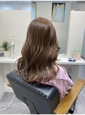 オリーブベージュ