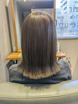 ビス フルール 日暮里店(Vis fleur) 柔らかグレーと切りっぱなしボブ◎小國綾か