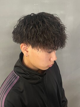 バース バイ ハピネス(BIRTH by happiness) 縦落ちツイストスパイラル　ツイスパ　刈り上げマッシュ