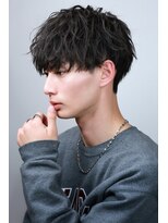 サロウィン 浦和(SALOWIN) ソフトツイスト　マッシュ　刈り上げ