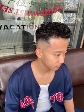 エフエム 明大前(FM) バーバー ツーブロック/刈り上げ/ツイスパ/ビジネス/かきあげ