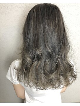 ヘアサロン アティリー(Hair Salon Attirer) 西梅田/ボブ/グレーベージュ/白髪ぼかし/ハイライト/ベージュ