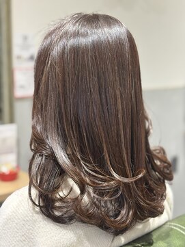 アンジー(Angee) リタッチカラー後、毛先を巻いて上品に仕上げました