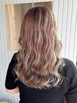 モニカ ヘアー(monica Hair)&nbsp;セミロング ミルクティーベージュ ハイライト レイヤーカット