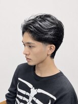 オルタナティブパレード(Alternative Parade) フェザーパーマ黒髪ツーブロックセンターパート襟足ありスタイル