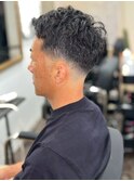 フェードカット ツイストスパイラルパーマ ビジネスヘア 40代