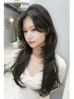 ユニ 原宿(uni)&nbsp;韓国ヘア　レイヤーカット　顔まわりカット
