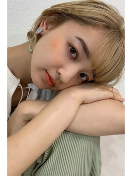 ノルン バイ シェリッシュ(Norn by sheriche) プラチナブロンド×short bob