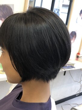 ビューティースポットカルサー レイヤーボブ　骨格,毛流れ,クセ全てを計算 し、高い似合わせ