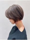 透明感ベージュカラー×大人かわいい前下がりショート