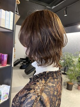 シュウ(SHU) 大人くびれミディアム♪