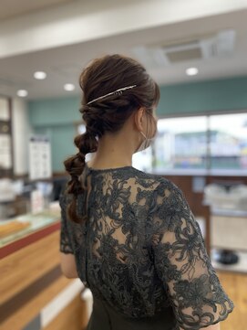 トップヘアー 中庄店(TOP HAIR fuapua) お呼ばれヘア 【 mery 】